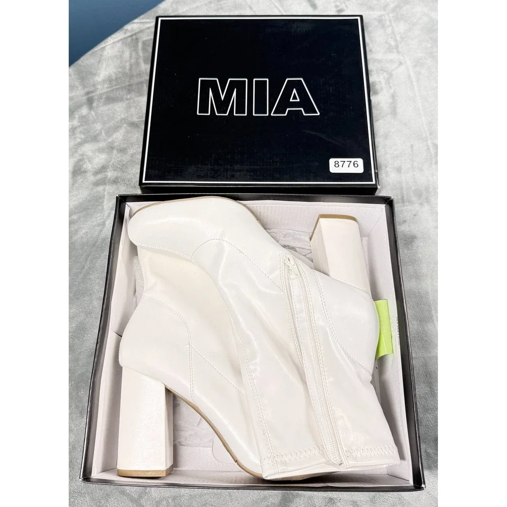 MIA Vickie P Boots Womens 10 White Stretch Sock Bootie Block Heel